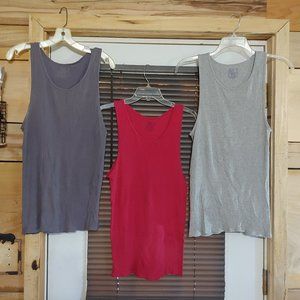 Fruit of loom mans xl undershirts